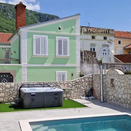 Point Villa Grižane