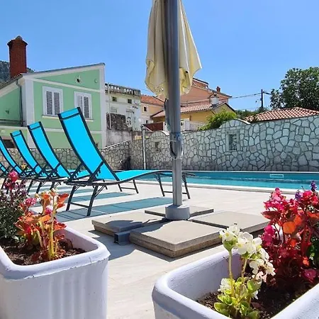 Point Villa *